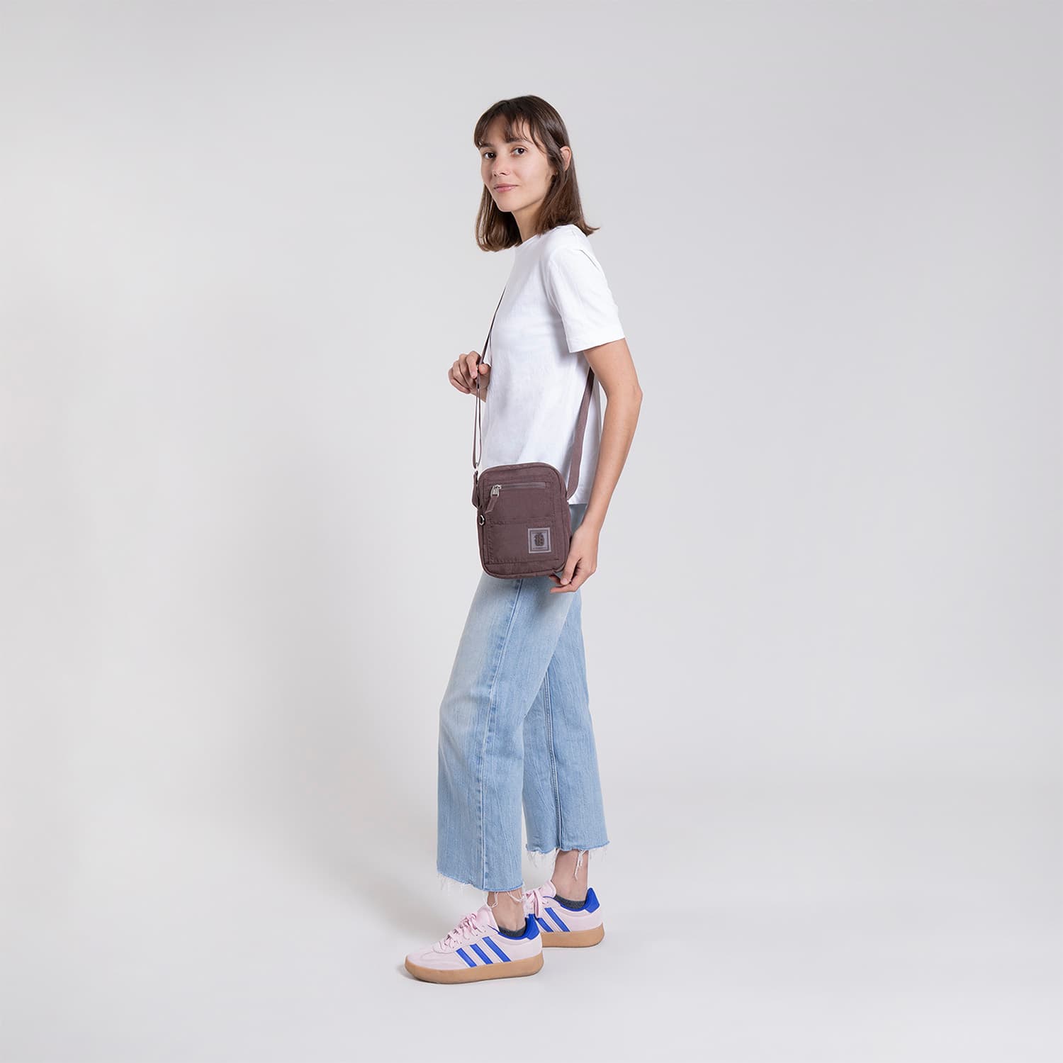 Bolsa de Lado Café 1818 by Chenson - Estilo juvenil y funcionalidad - vista 2