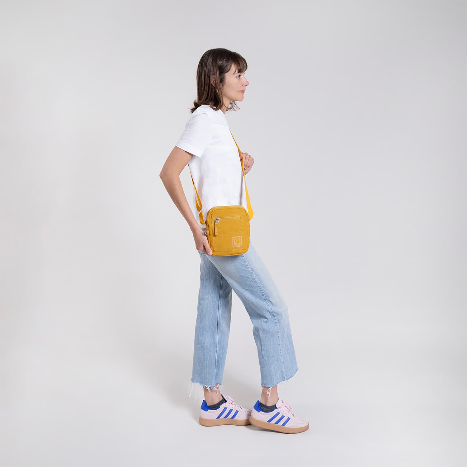 Bolsa de Lado Amarilla 1818 by Chenson - Estilo Juvenil y Funcionalidad - vista 2