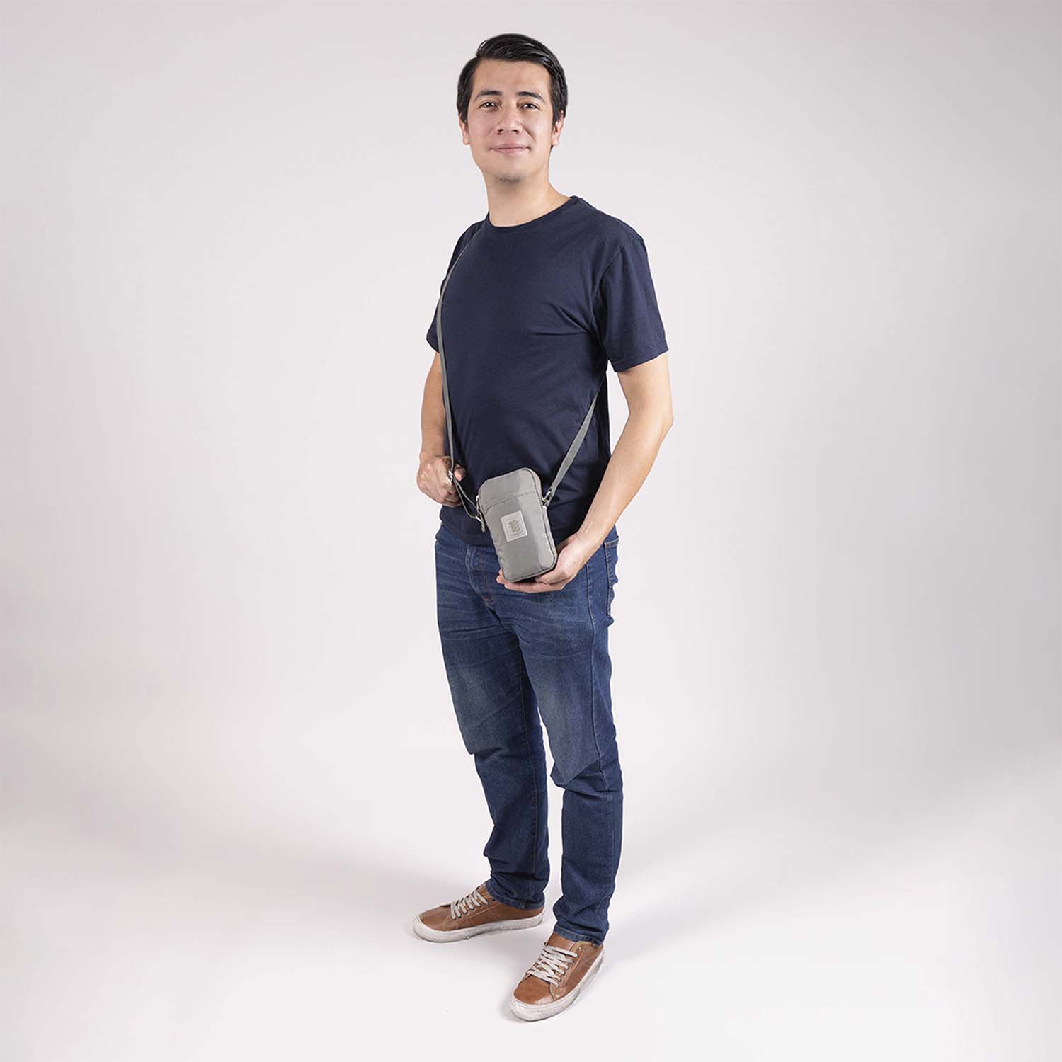 Bolsa de Lado Verde Seco 1818 by Chenson - Estilo Juvenil y Funcionalidad - vista 2