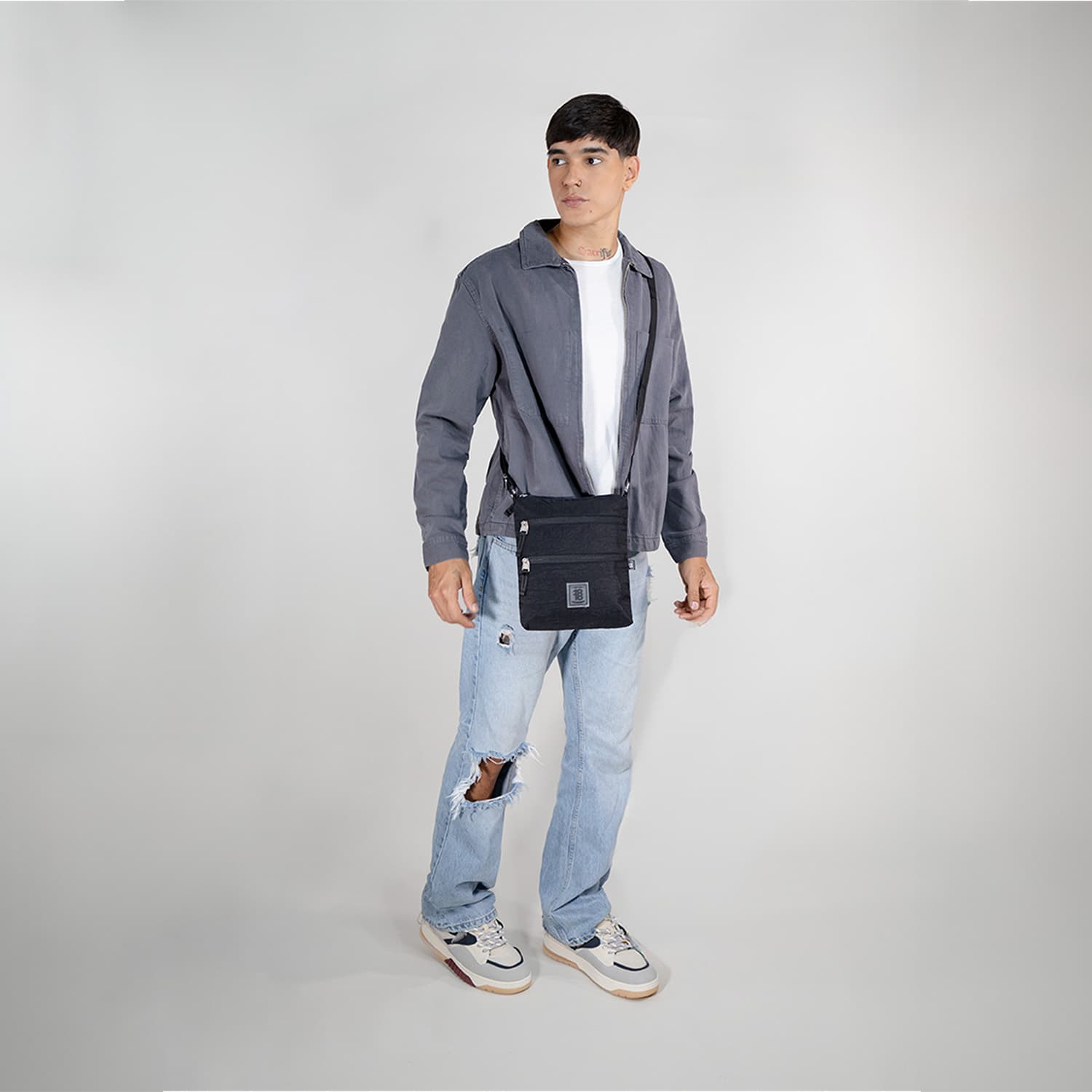 Bolsa de Lado Negra 1818 by Chenson - Estilo y Funcionalidad Juvenil - vista 2