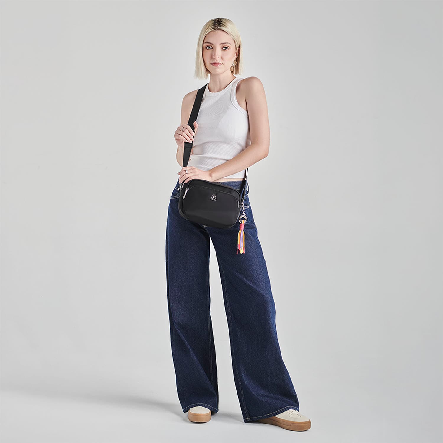 Bolsa de Lado para Dama Barbie by Chenson en Negro - Estilo y Funcionalidad - vista 2