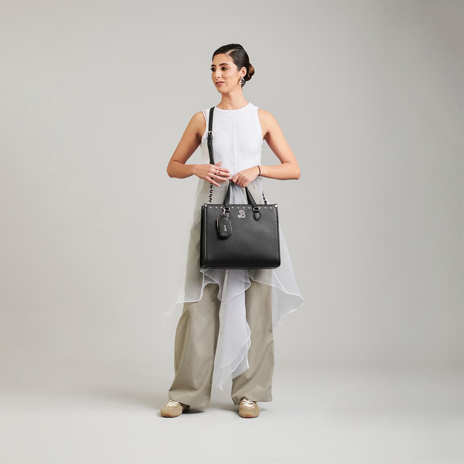 Bolsa de Mano para Dama Barbie by Chenson Negra con Estilo Único - vista 2