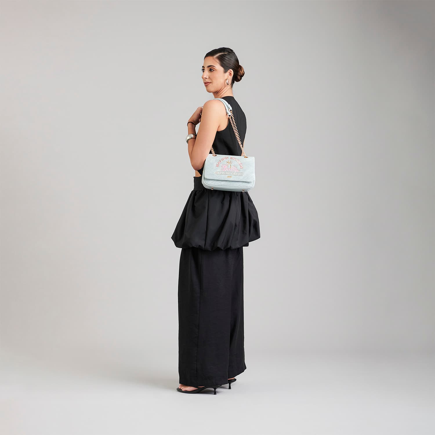 Bolsa de Lado para Dama Barbie by Chenson Azul Estilo y Funcionalidad - vista 2