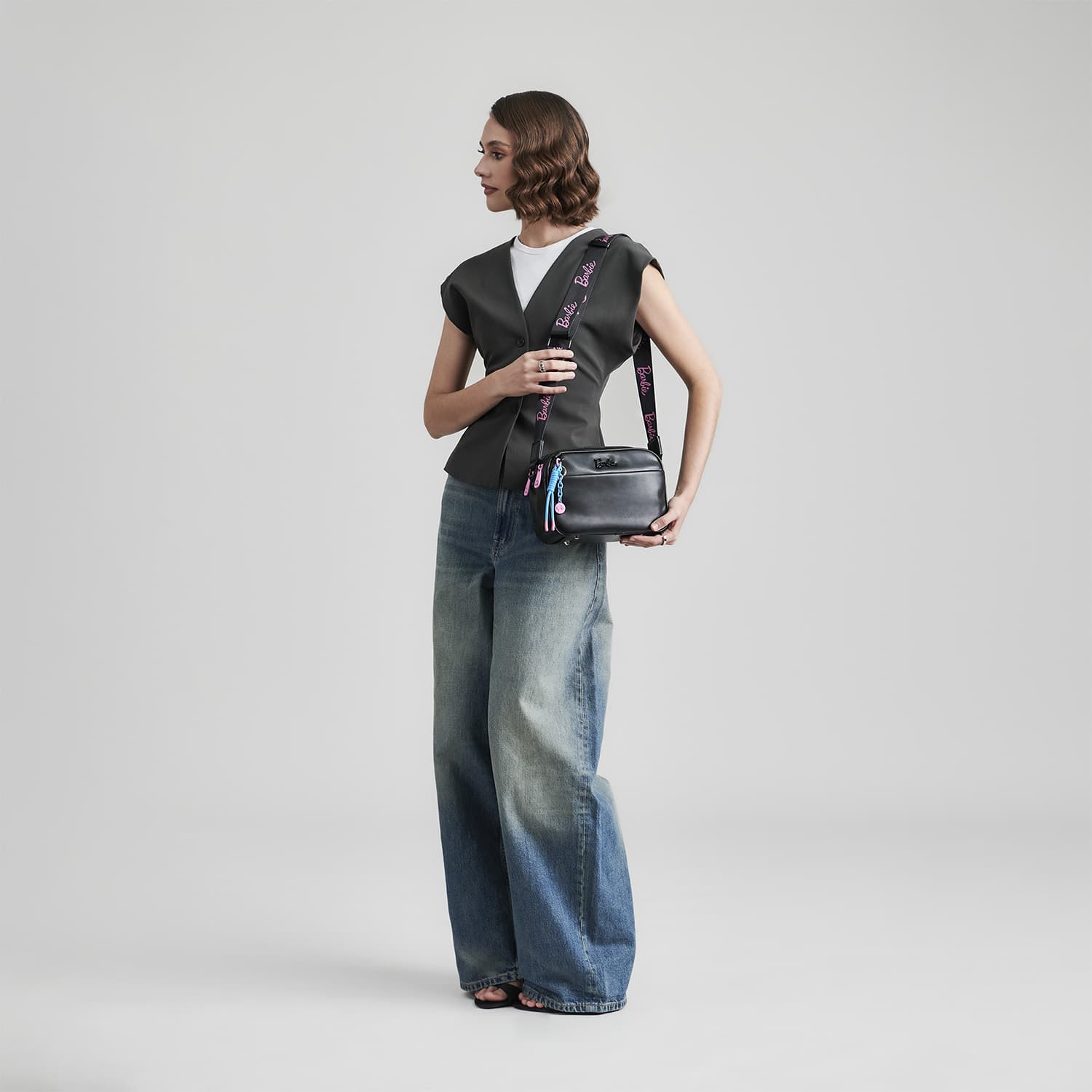Bolsa de Lado Barbie by Chenson, Negro, Estilo y Funcionalidad para Dama - vista 2