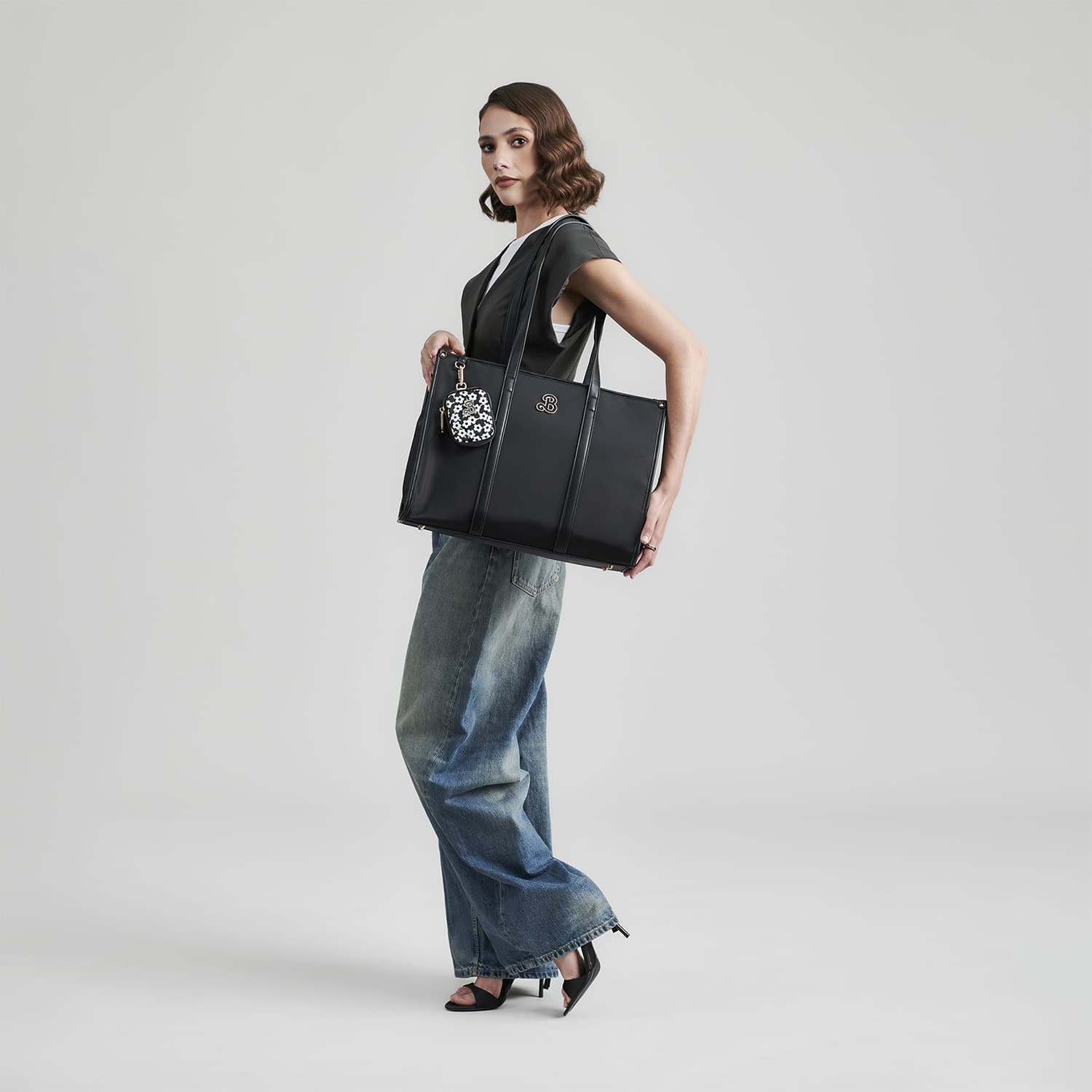 Bolsa grande para dama Barbie by Chenson color negro - Estilo y funcionalidad - vista 2