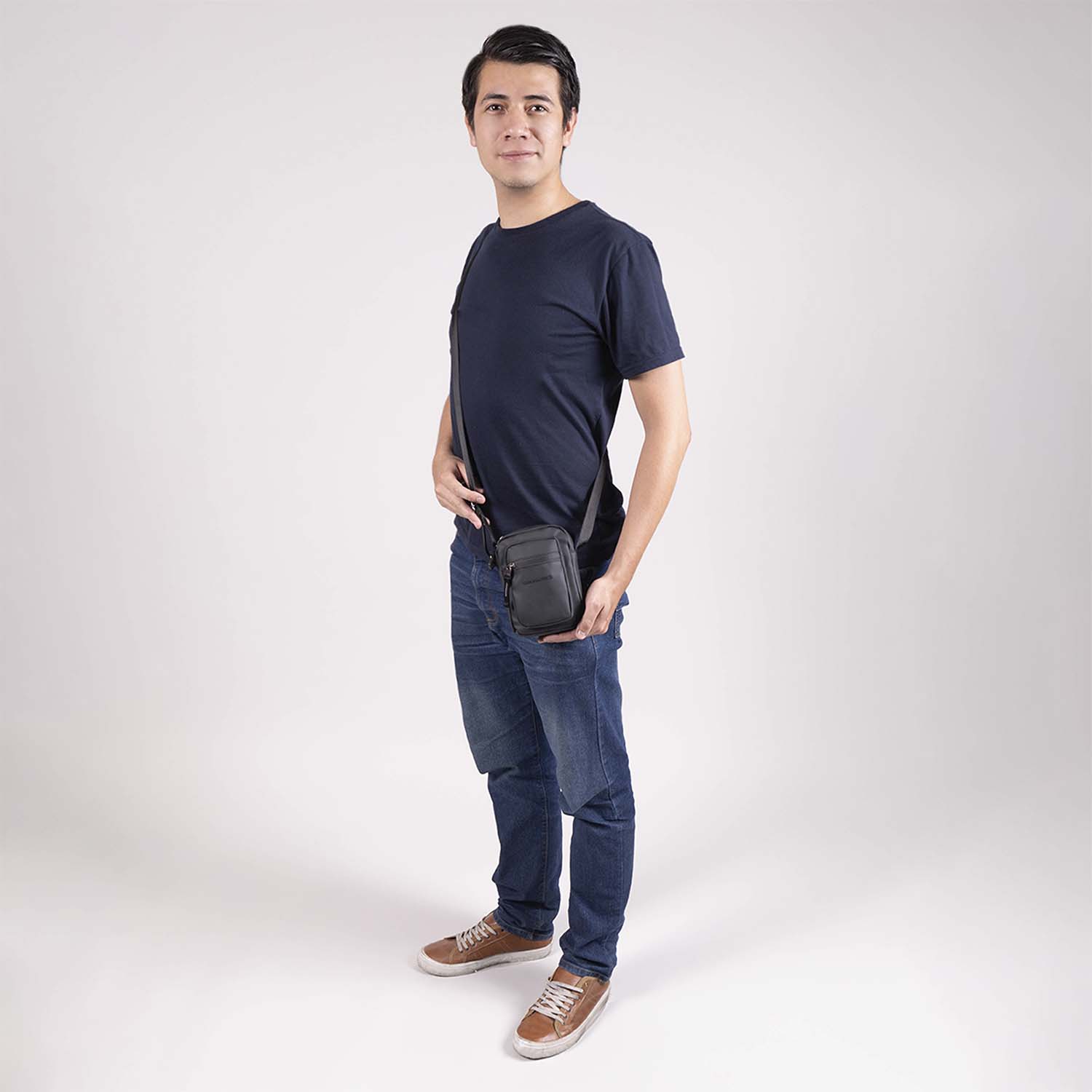 Bolsa de Lado Chenson Pro negra para ejecutivo elegante y organizado - vista 2