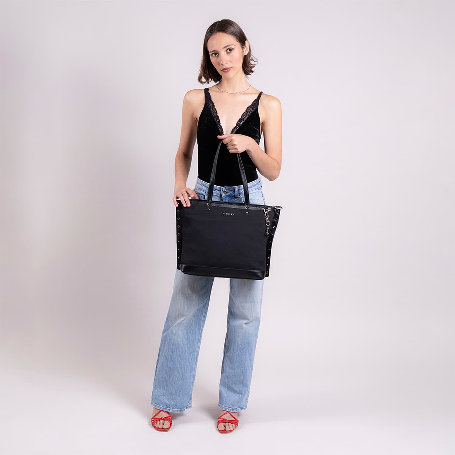 Bolsa grande para dama Gorétt by Chenson en color negro - Estilo y funcionalidad - vista 2