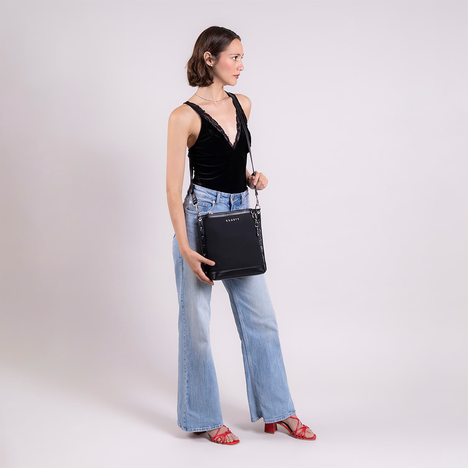 Bolsa de Lado Gorétt by Chenson Negro con Triple Compartimento - vista 2