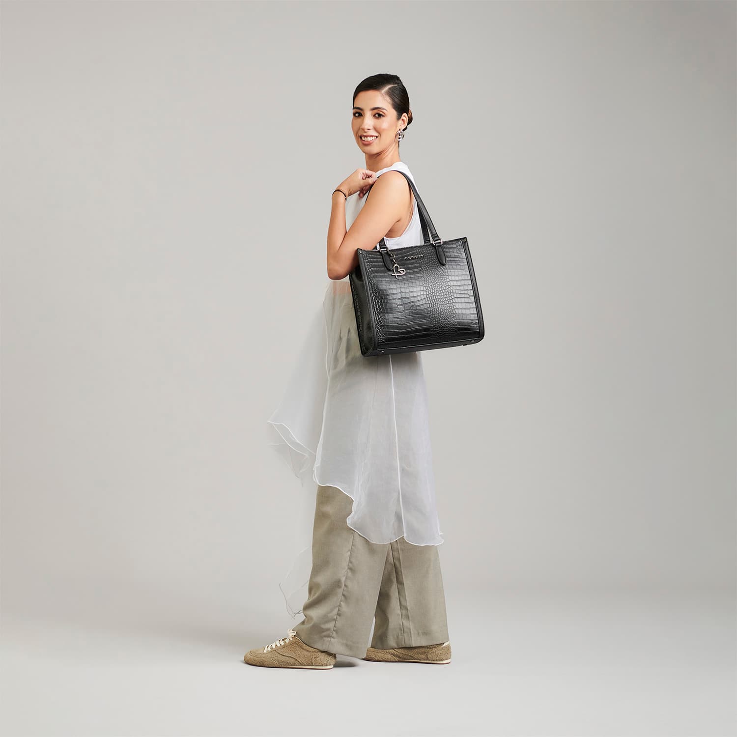 Bolsa Grande para Dama Gorétt by Chenson Negro - Estilo y Funcionalidad - vista 2