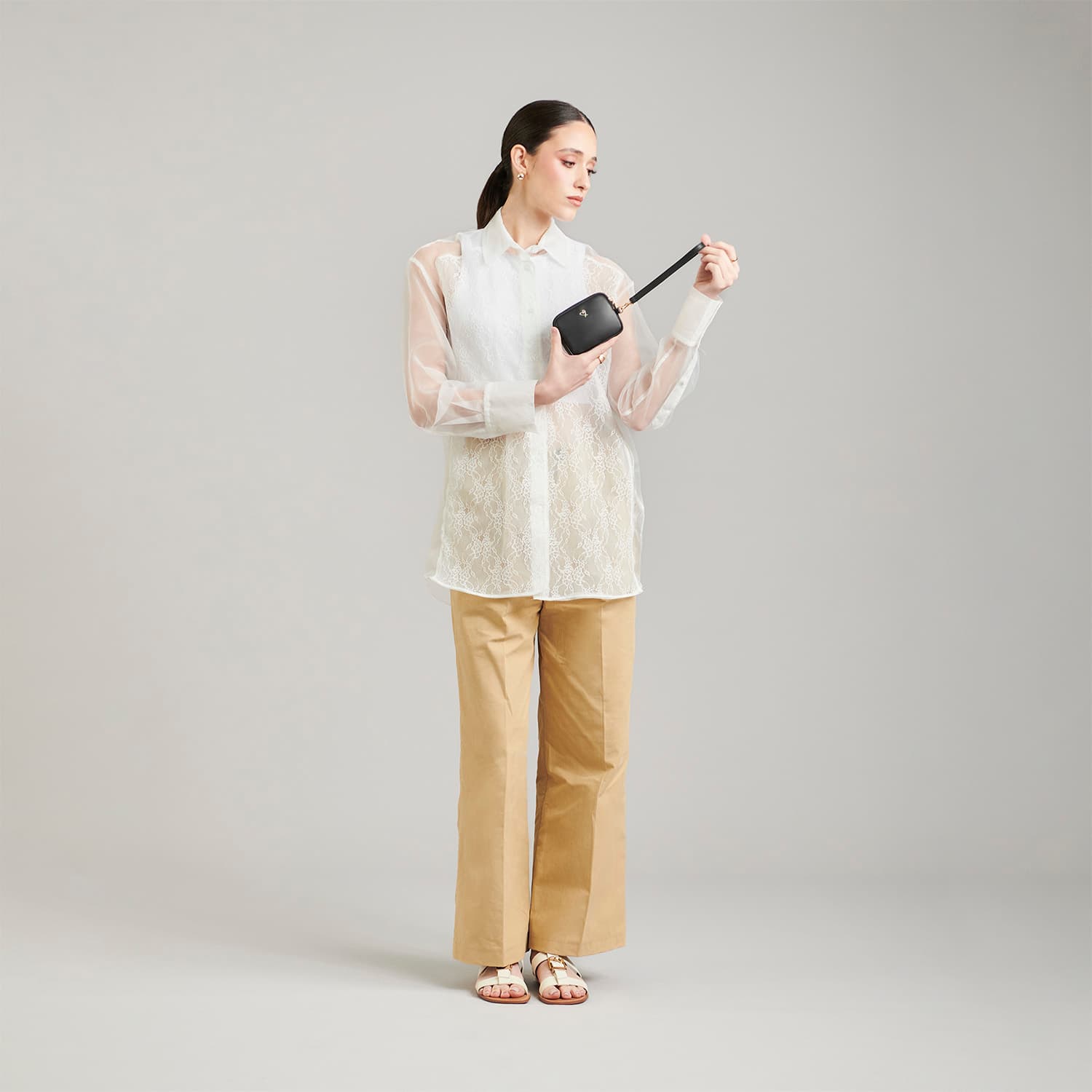 Bolsa de Mano para Dama Gorétt by Chenson Negra con Cierre - vista 2