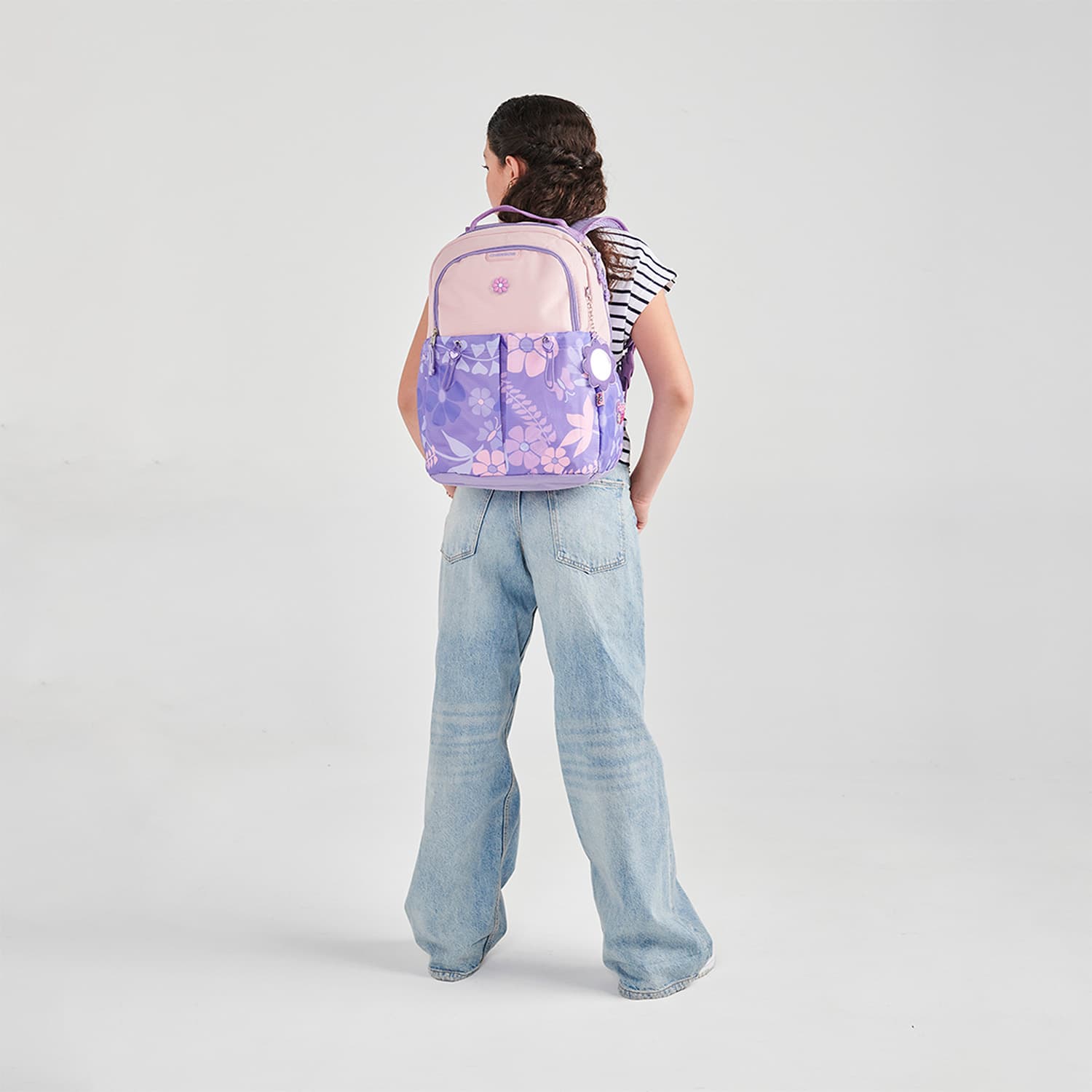 Mochila escolar para niña Happy Girl by Chenson color uva con compartimentos - vista 2