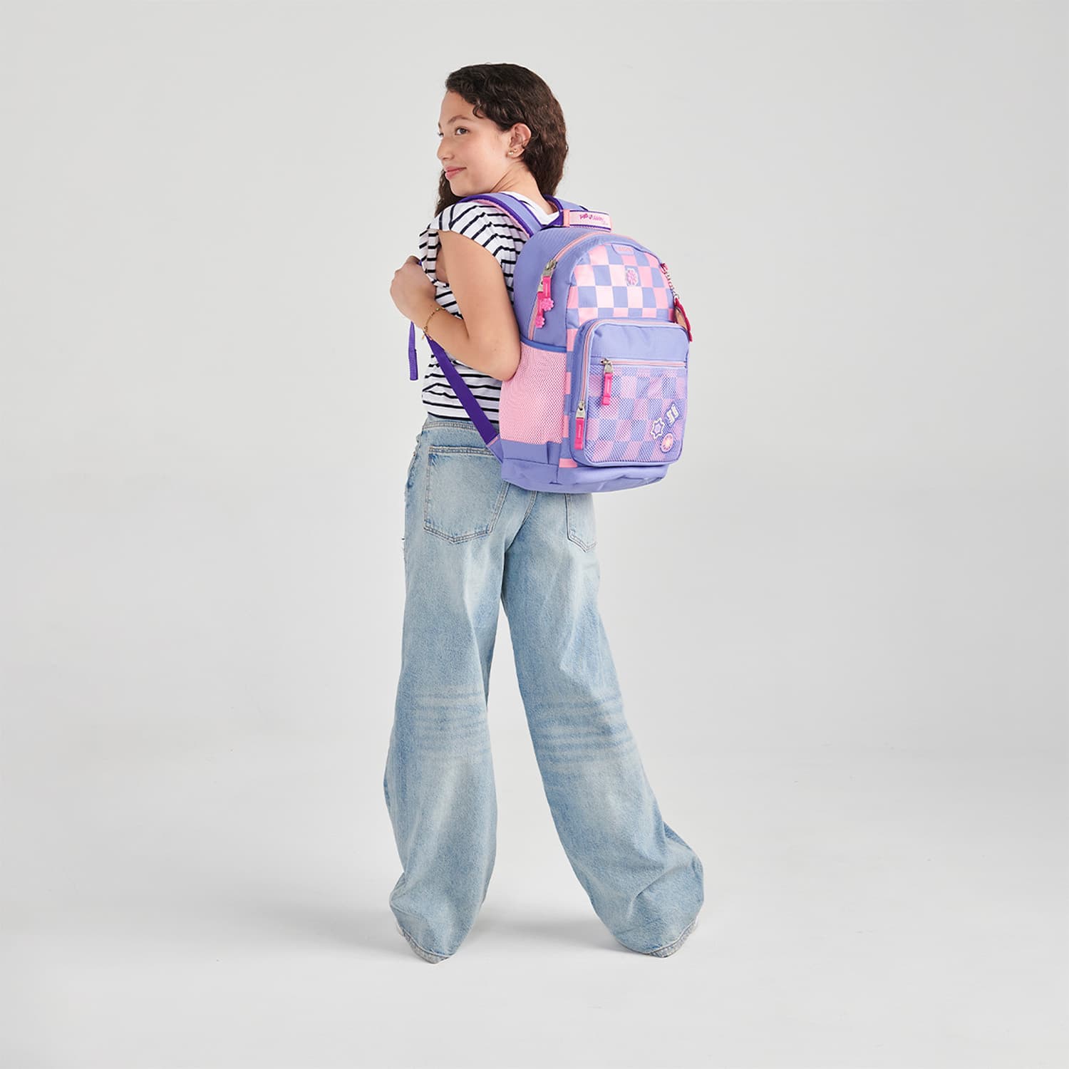 Mochila escolar para niña Happy Girl by Chenson color uva con seguridad y diversión - vista 2