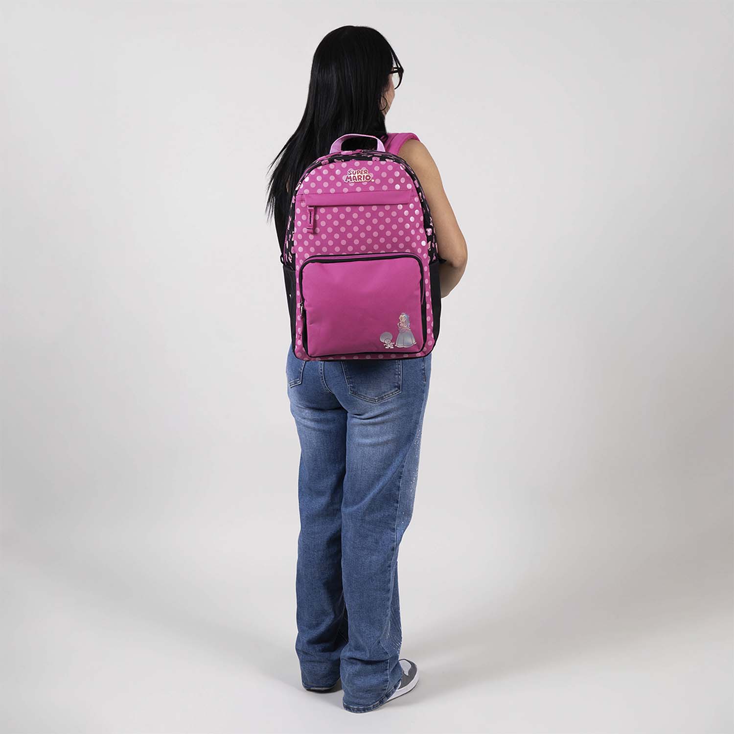 Mochila escolar para niña Mario Bros by Chenson color fucsia divertida y segura - vista 2