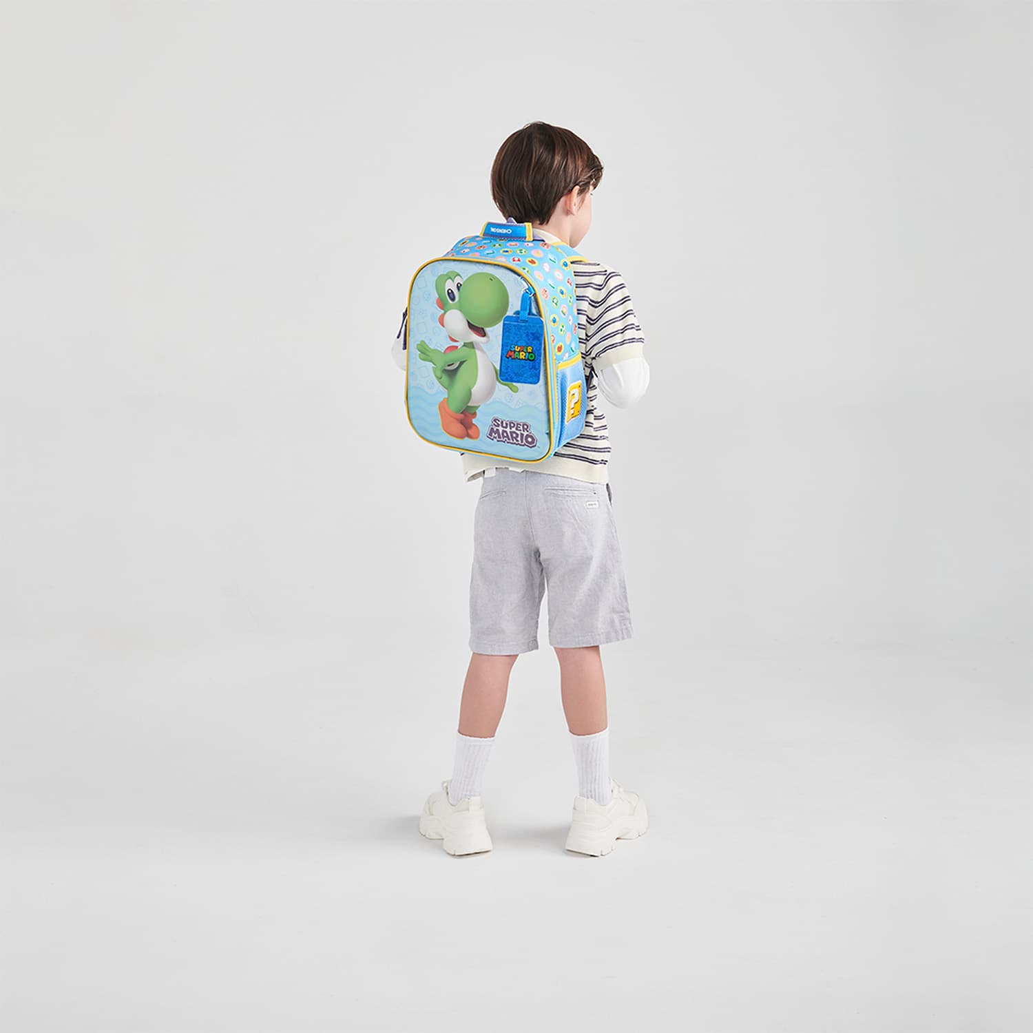 Mochila escolar para niño Mario Bros by Chenson azul, amplia y divertida - vista 2