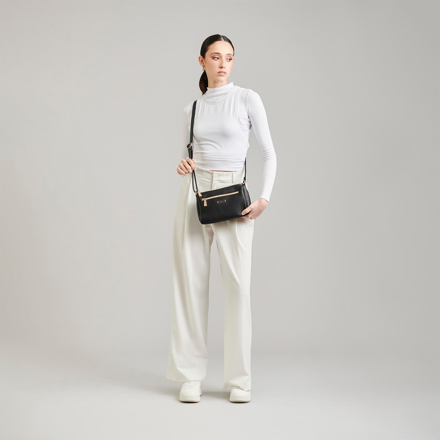 Bolsa de Lado para Dama Madison by Chenson Color Negro con Estilo Único - vista 2