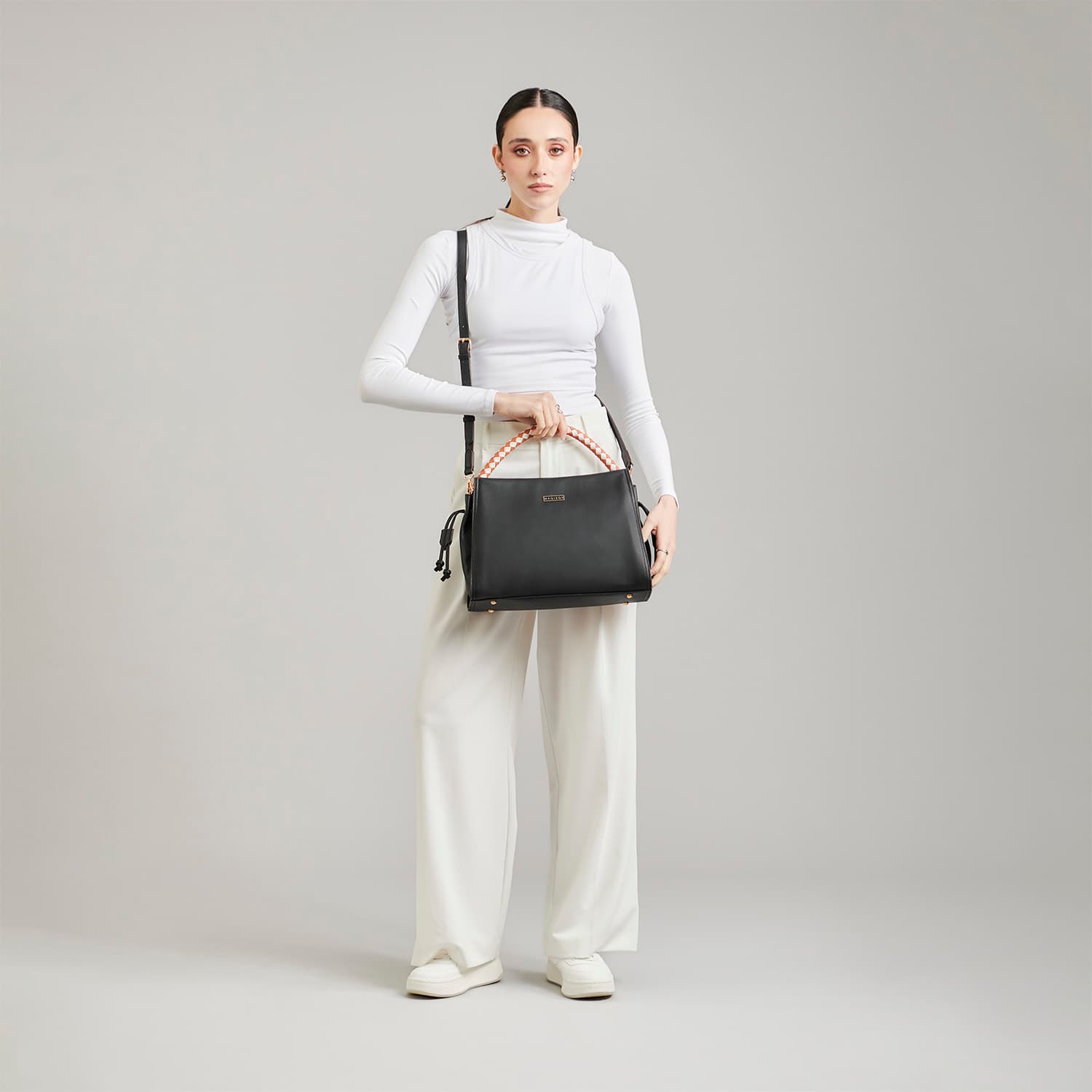 Bolsa de Mano para Dama Madison by Chenson Color Negro - Estilo y Funcionalidad - vista 2