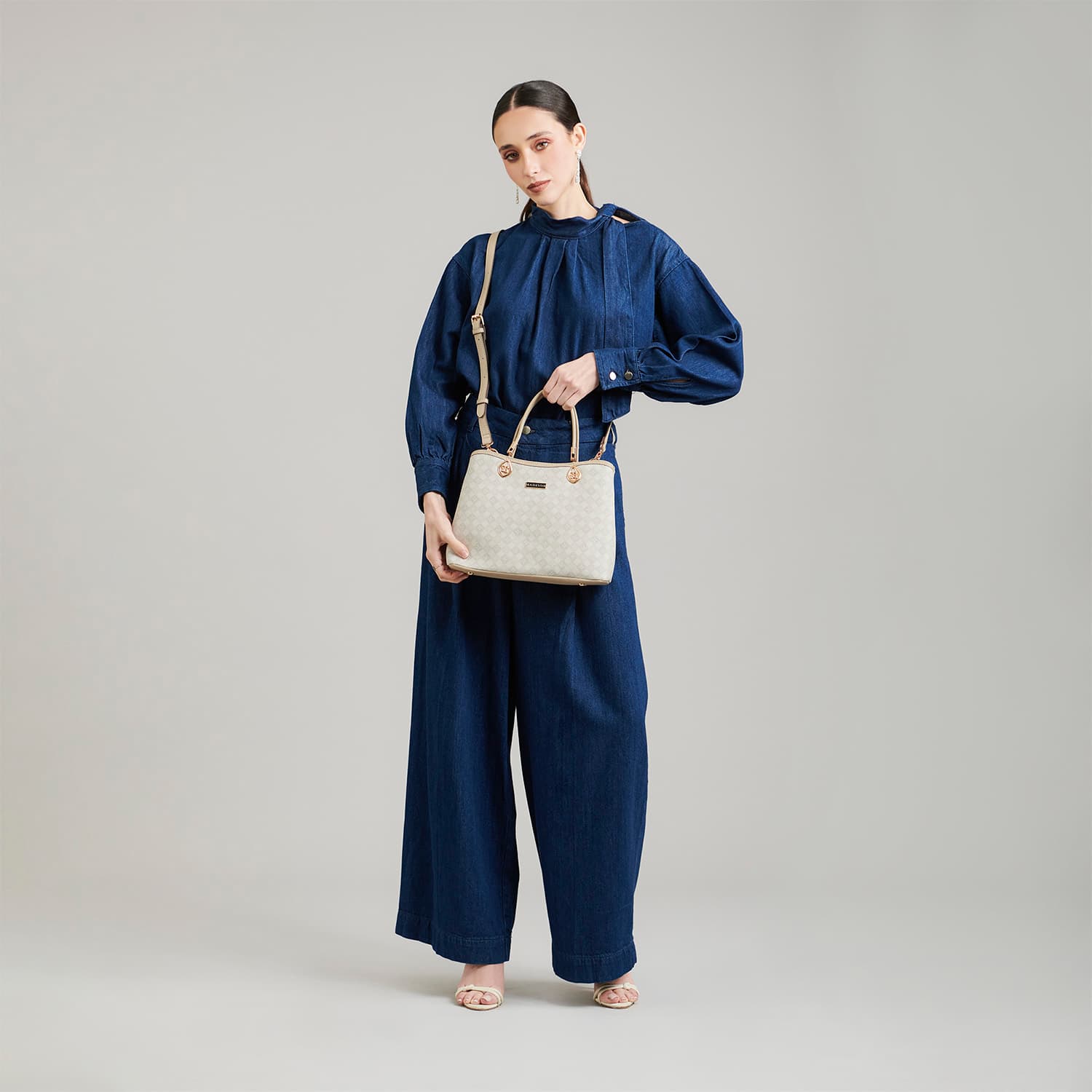 Bolsa de Mano para Dama Madison by Chenson Beige con Compartimentos Funcionales - vista 2