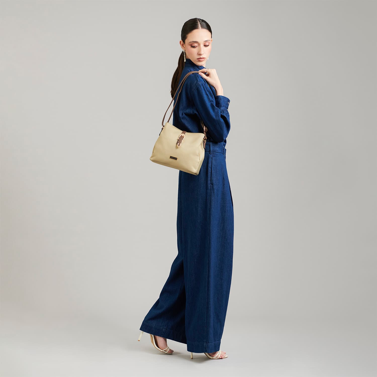 Bolsa de Lado para Dama Madison by Chenson Camel - Estilo y Funcionalidad - vista 2