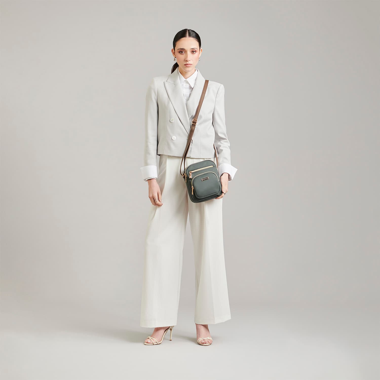 Bolsa de lado para dama Madison by Chenson Gris con doble compartimento - vista 2