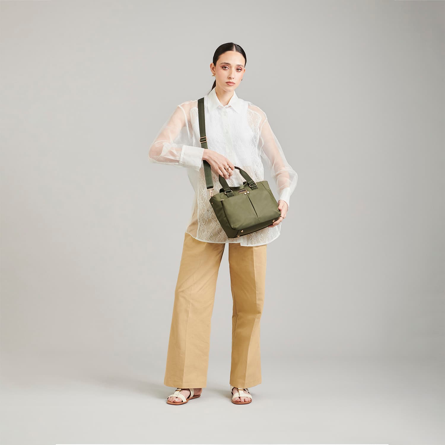 Bolsa de Mano para Dama Madison by Chenson Verde Seco - Estilo y Funcionalidad - vista 2