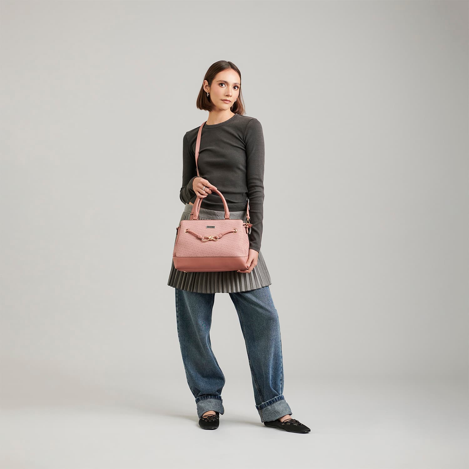 Bolsa de mano para dama Madison by Chenson color rosa con triple compartimento - vista 2