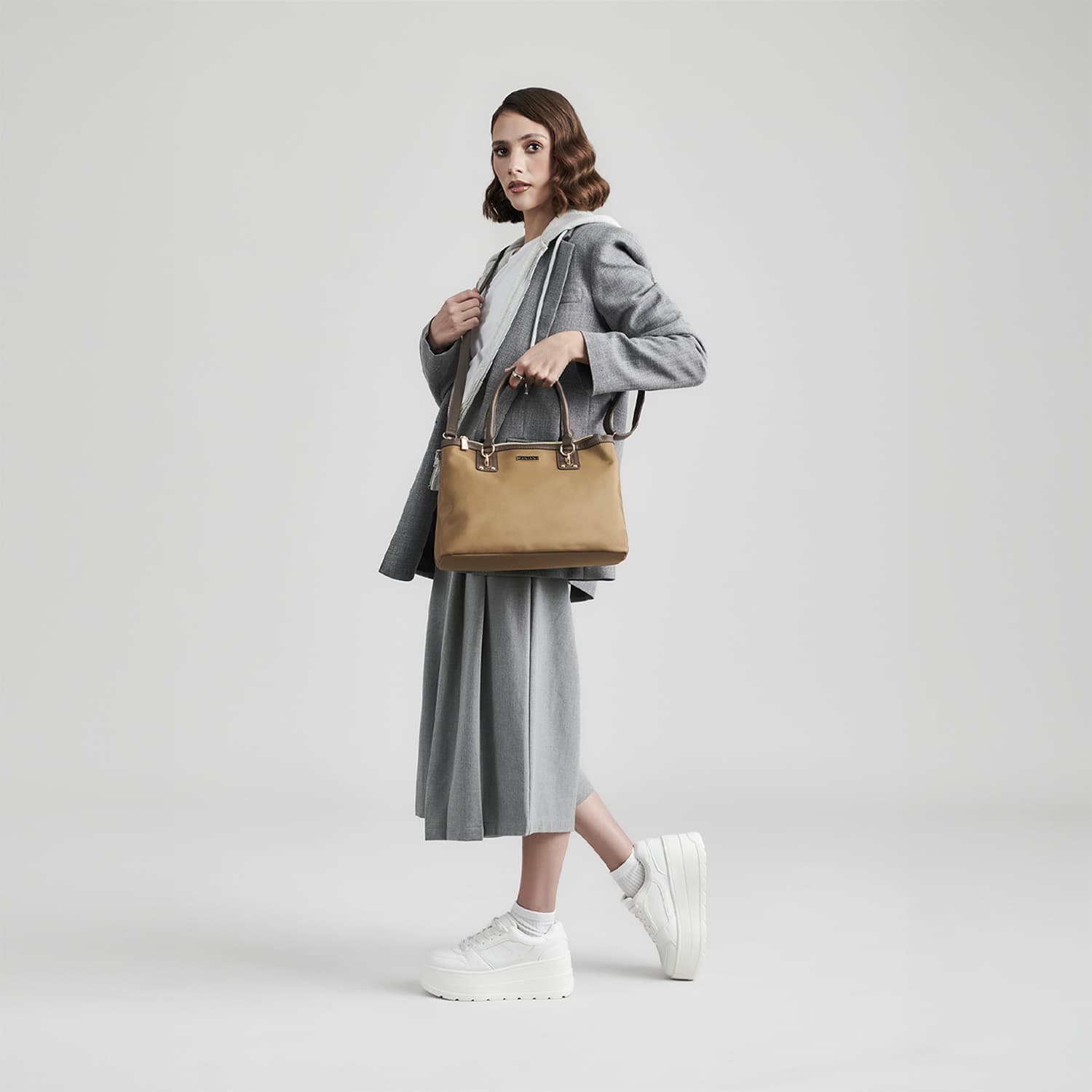 Bolsa de Mano para Dama Madison by Chenson Café Estilo y Funcionalidad - vista 2