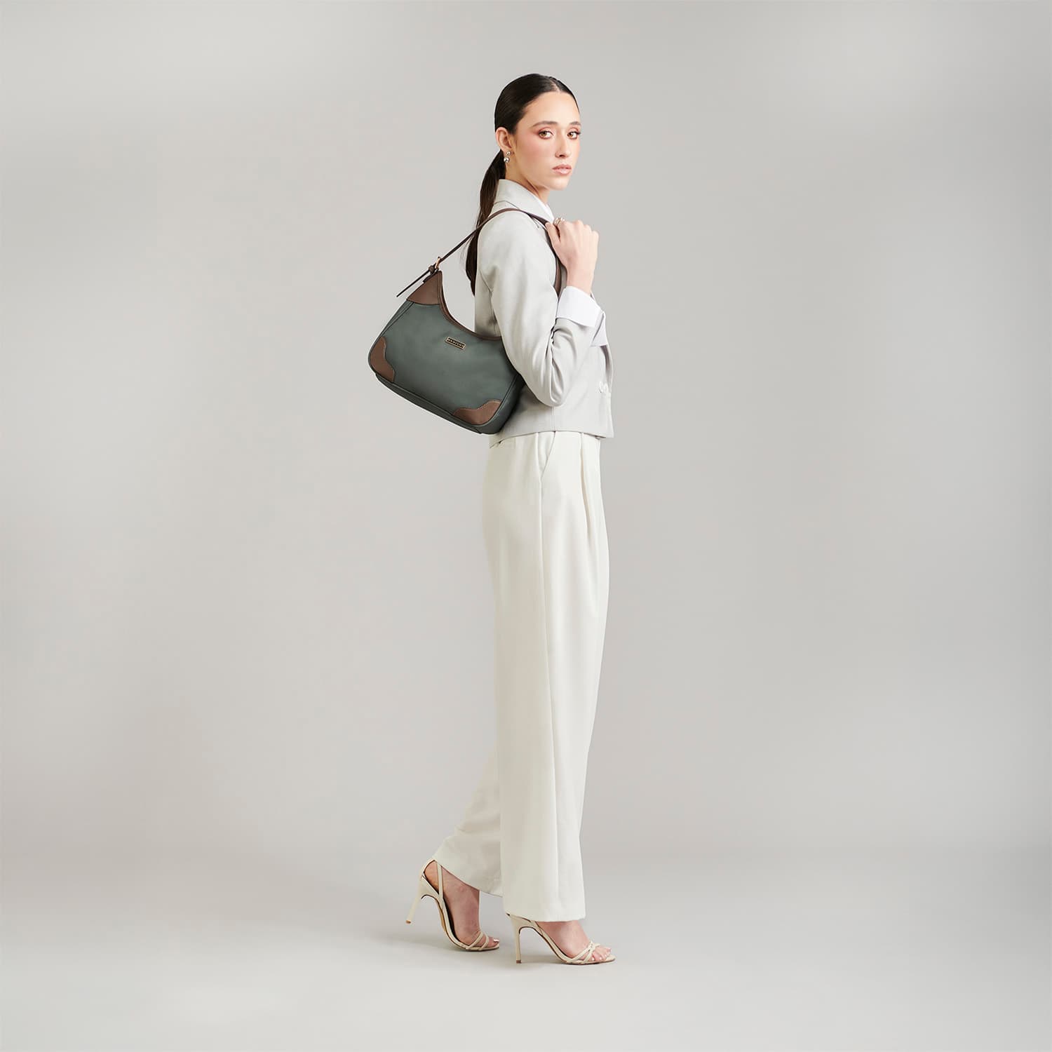 Bolsa de Mano para Dama Madison by Chenson Gris con Estilo Moderno - vista 2