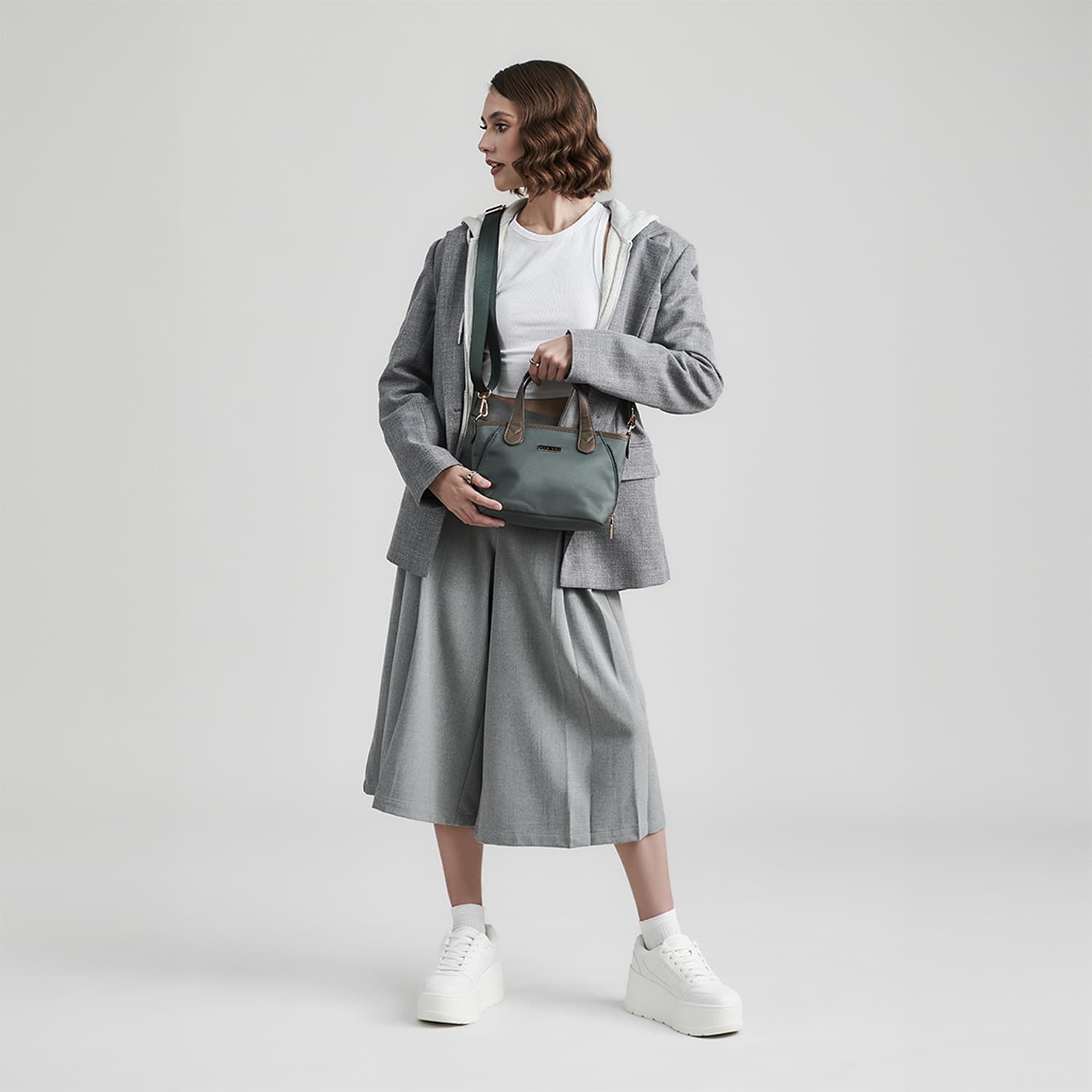 Bolsa de Mano para Dama Madison by Chenson Gris - Estilo y Funcionalidad - vista 2