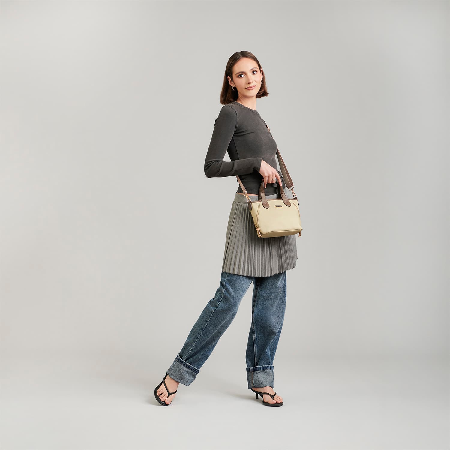 Bolsa de Mano para Dama Madison by Chenson Camel con Estilo Moderno - vista 2