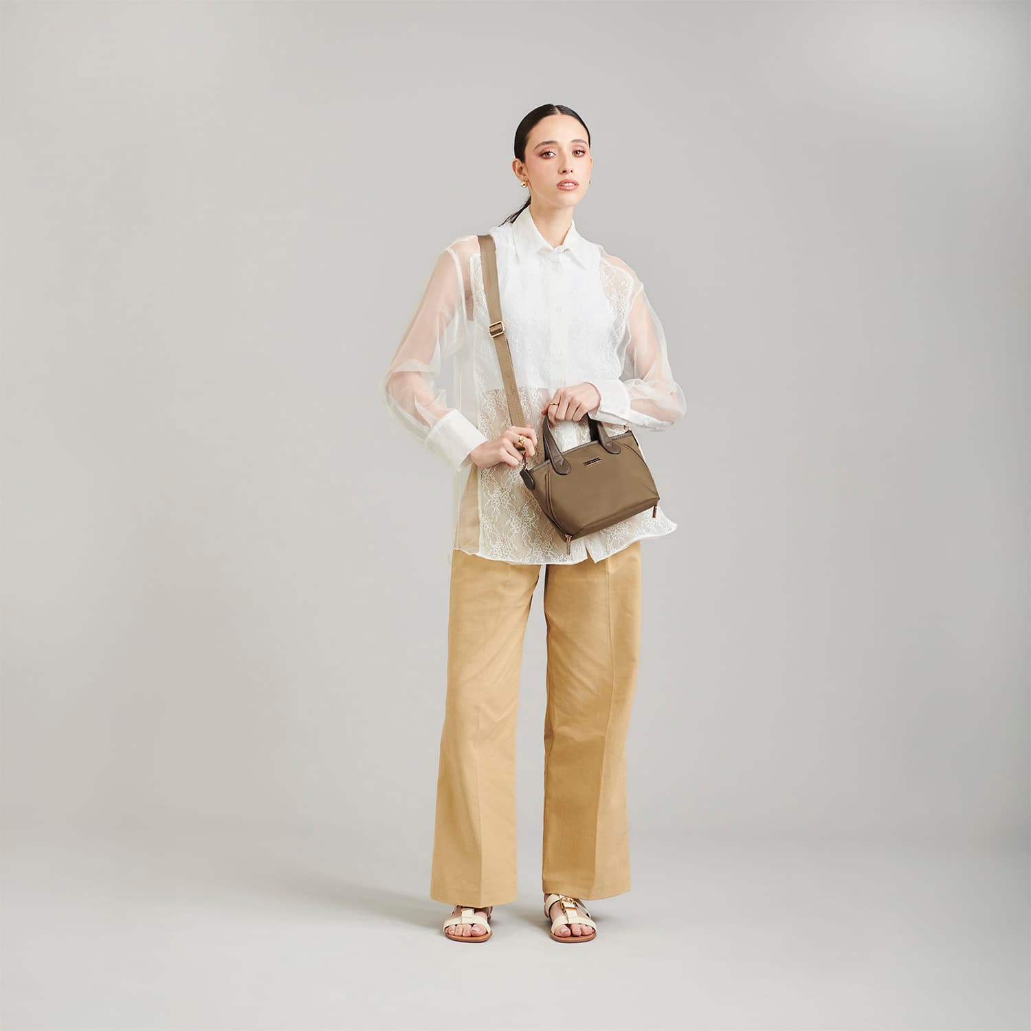 Bolsa de Mano para Dama Madison by Chenson Café - Estilo y Funcionalidad - vista 2