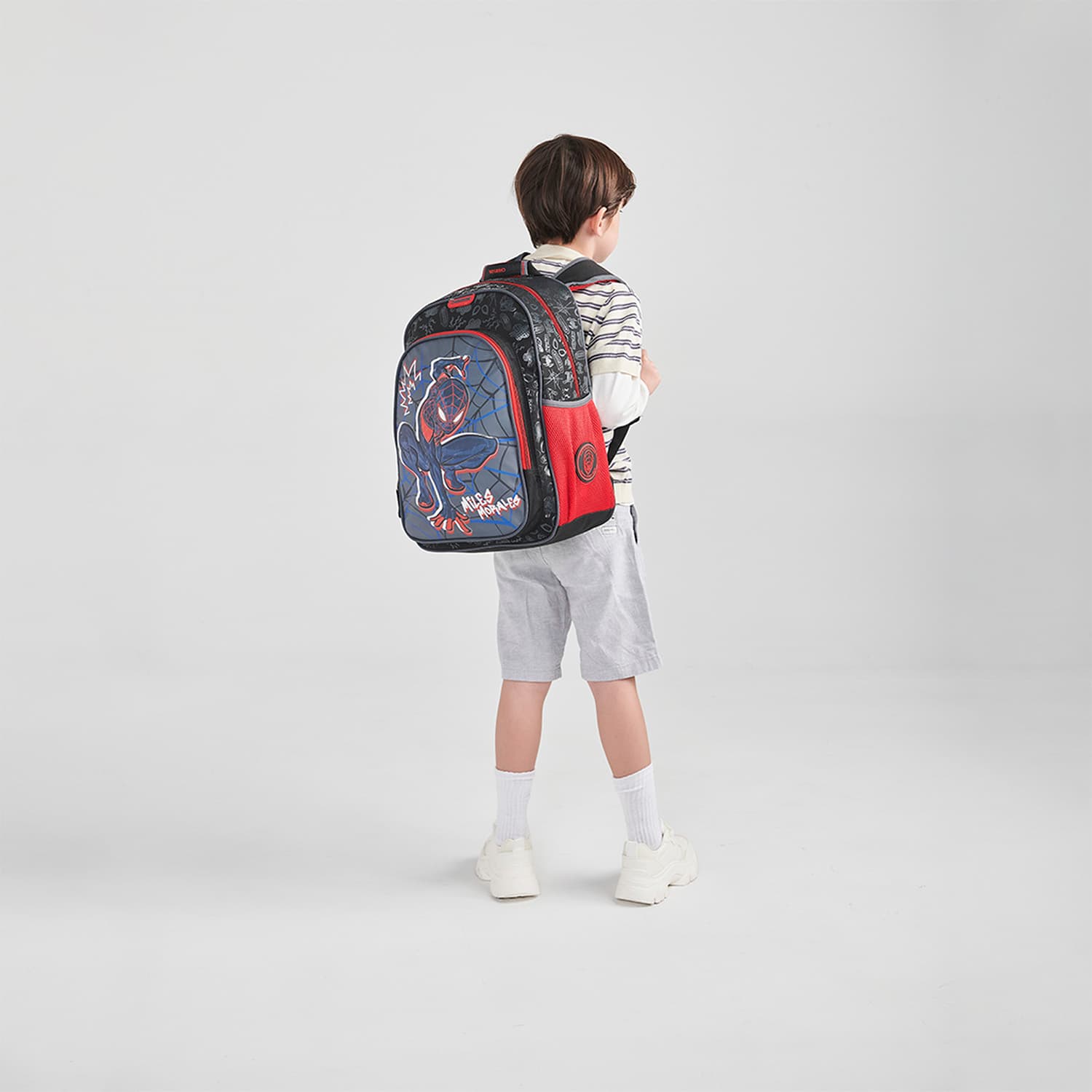 Mochila escolar para niño Miles Morales by Chenson color negro duradera - vista 2